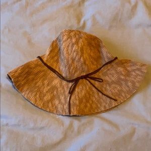 Floppy hat. Like new.